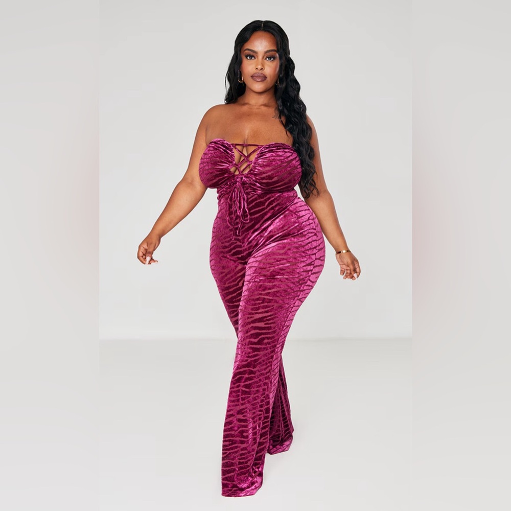 New Pretty Little Thing Jumpsuit Strapless Wide Leg Burgundy Lace Up Size 20 NWT